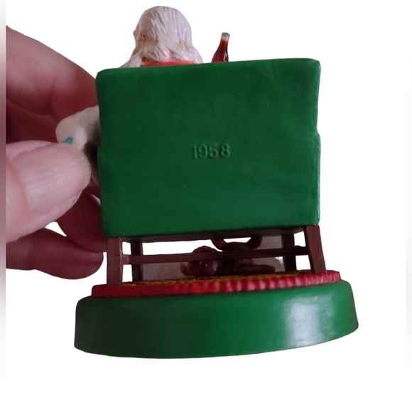 Coca Cola trim a tree collection of 4 Santa ornaments. 1934 -1958 art - Picture 11 of 12